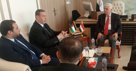 وزير التعليم العالى يبحث مع السفير الفلسطينى سُبل تعزيز التعاون المُشترك