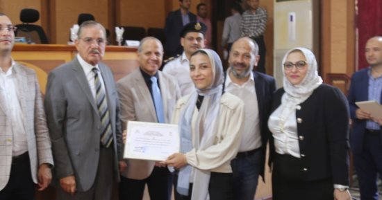 محافظ كفر الشيخ يكرم أوائل الثانوية العامة والمتميزين