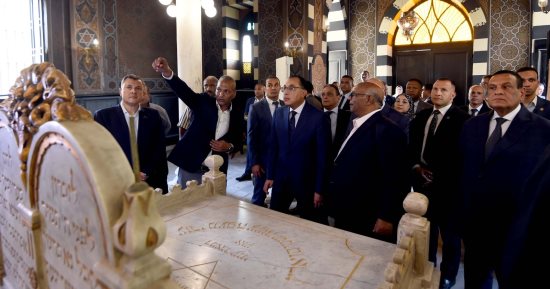 رئيس الوزراء يشهد افتتاح معبد "بن عزرا" بعد الانتهاء من ترميمه