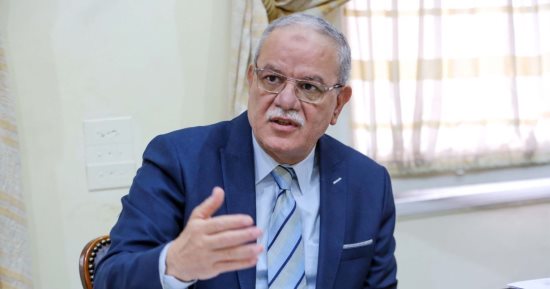 التموين: مفاوضات مع شركة ألمانية لإنشاء مصنع للورق من "مصاصة القصب"