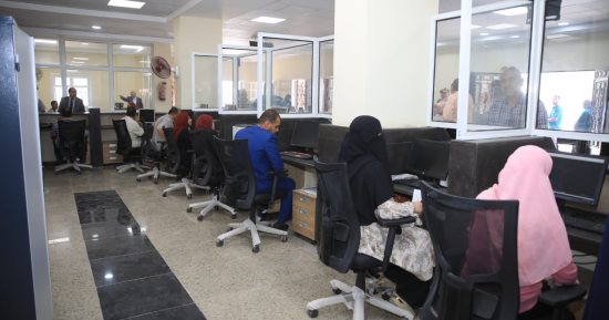 محافظ سوهاج يتابع فرش وتأثيث مجمعات الخدمات الحكومية تمهيدا لتشغيلها