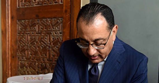 رئيس الوزراء يتفقد المستشفى القبطى فى كينيا