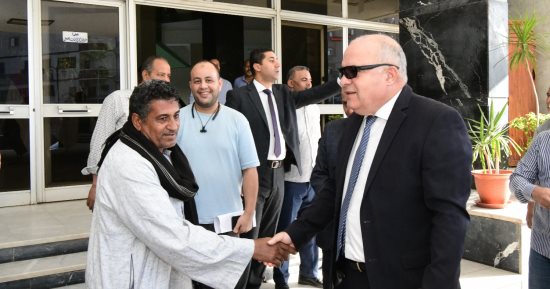 محافظ قنا يستقبل الفوج الرابع من ذوى الهمم بعد تسلمهم أطرافا صناعية 