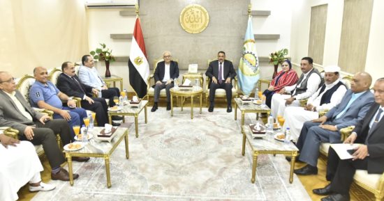 وزير التعليم يضع حجر أساس مجمع مدارس الريفية ويفتتح مدرسة يابانية بمطروح 