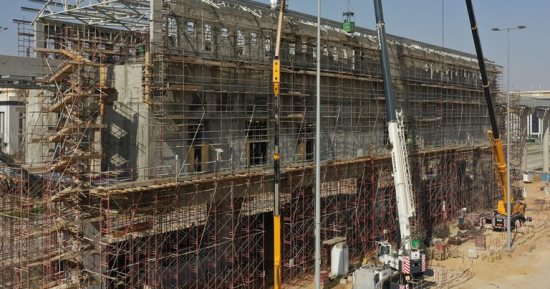أعمال تنفيذ مشروع مونوريل العاصمة الإدارية الجديدة.. صور