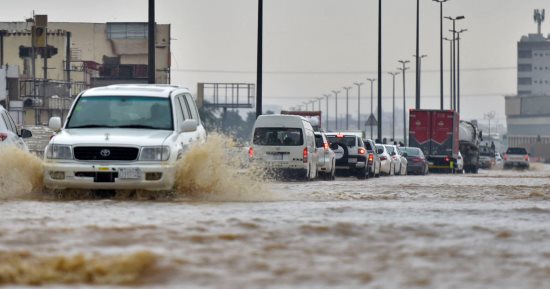 سيول وانعدام فى الرؤية بمكة المكرمة والمدينة المنورة