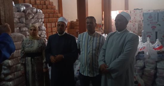 "أوقاف الإسكندرية" تُسلم 1000 شنطة مواد غذائية للأسر الأولى بالرعاية 