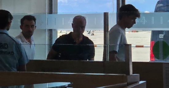 جواو فيليكس يصل إلى برشلونة تمهيدا للإعلان الرسمى عن الصفقة.. فيديو