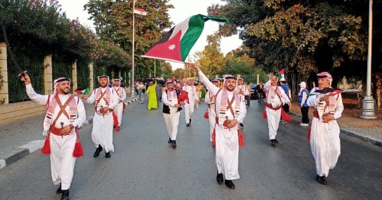 انطلاق ديفليه مهرجان الإسماعيلية الدولى للفنون الشعبية بمشاركة فرق دولية