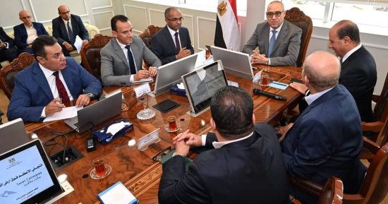 وزير الإسكان يوجه الشركات بسرعة الانتهاء من تنفيذ مشروع تطوير التجلى الأعظم 