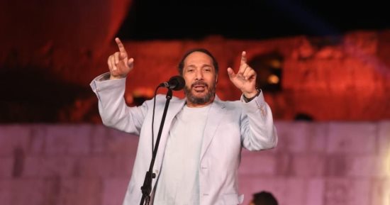 علي الحجار يتألق فى مهرجان القلعة بـ"الزين والزينة" ويقدم "عزيز على القلب" لوالده