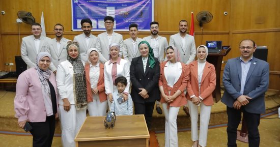تفاصيل ابتكار طلاب كلية الذكاء الاصطناعي بكفر الشيخ روبوتا لاكتشاف المناطق الخطرة.. الطلاب: الروبوت مزود بكاميرا عالية الجودة ويمكنه التحري والدفاع والهجوم.. ويستطيع البحث عن الضحايا في المباني المنهارة.. صور