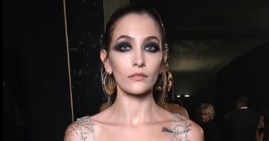 باريس جاكسون تسعى لإصدار أمر تقييدى لرجل مجهول يطاردها ويقتحم ممتلكاتها
