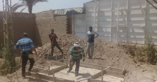حياة كريمة بالأقصر.. دعم قرى إسنا بتطوير كشافات وشبكات الكهرباء وأعمدة الضغط