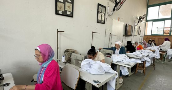 "فنون تطبيقية" تنفذ 4 آلاف كوفرته لأسبوع شباب الجامعات تحت شعار صنع في جامعة حلوان
