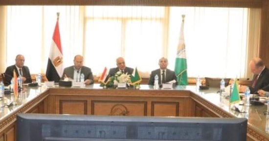 محافظ الجيزة يلتقى أعضاء مجلس النواب عن دوائر أوسيم والوراق وإمبابة