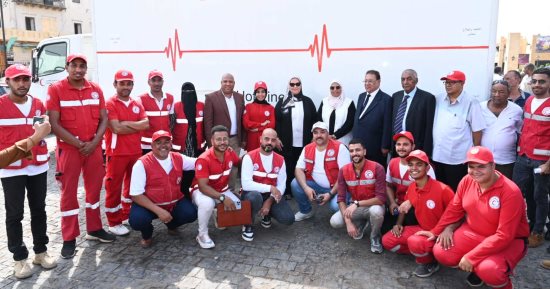 وزيرة التضامن تتفقد نقطة الخدمات الإنسانية أمام محطة أسوان
