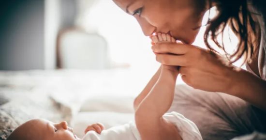 أبراج تتحدث طوال الوقت عن حبها لأطفالها.. أبرزها الجوزاء والسرطان