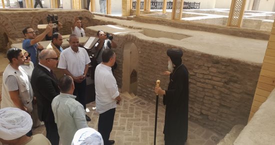 وزير السياحة والآثار يفتتح أعمال ترميم دير مارجرجس بنقادة فى قنا.. صور