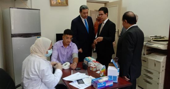 القائم بأعمال رئيس جامعة بنها يتفقد كلية الهندسة بشبرا استعدادا للعام الجديد
