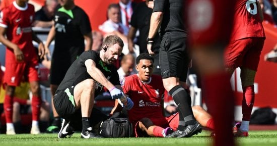 ليفربول يعلن إصابة ألكسندر أرنولد فى أوتار الركبة أمام أستون فيلا