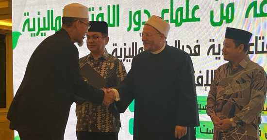مفتي الجمهورية يحتفي بتخريج دفعة جديدة من علماء ماليزيا 