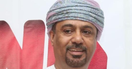 مهرجان الإسكندرية يُهدى وسام عروس البحر المتوسط للمخرج العمانى خالد الزدجالى