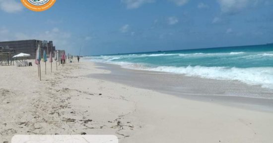 تحذيرات من ارتفاع الأمواج بشواطئ العجمى غرب الإسكندرية