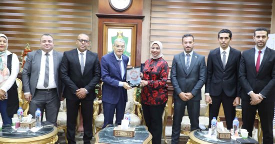 محافظ المنيا يؤكد سعى الدولة المصرية لتعزيز فرص الصناعة والاستثمار