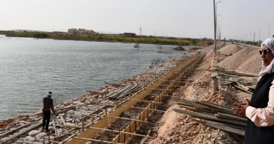 نائب محافظ أسوان تتفقد أعمال مشروع ممشى أبو سمبل السياحى بطول 600 متر