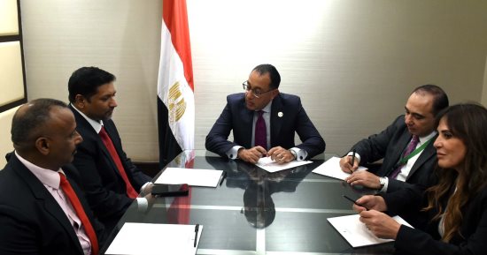 رئيس الوزراء يرحب بزيادة استثمارات الشركات السيريلانكية فى مصر 