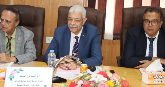 رئيس جامعة المنوفية مناقشا ومشرفا على رسالة دكتوراه في الجراحة العامة بكلية الطب