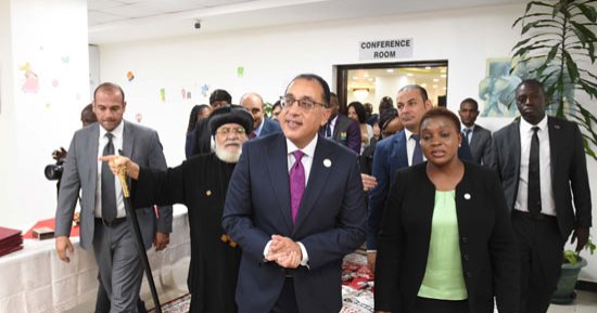 رئيس الوزراء يتفقد المستشفى المصرى القبطى فى العاصمة الكينية نيروبى