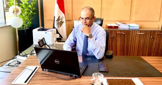 نائب وزير الإسكان يتابع مشروع تطوير الصرف الصحى للقرى الملوثة لمصرف كيتشنر
