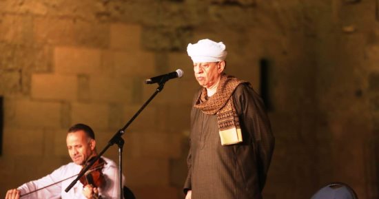 الشيخ ياسين التهامى يبدأ حفله فى مهرجان القلعة والجمهور يتفاعل معه.. صور