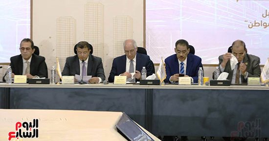 بدء جلسة الحوار الوطنى لمناقشة ارتفاع الأسعار وسبل مواجهتها     