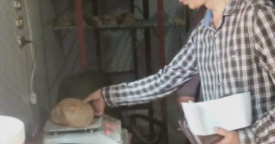 تحرير 66 محضرا تموينيا وضبط سلع غذائية بدون فواتير فى 3 مراكز بالمنيا