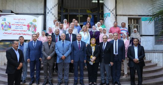 رئيس جامعة الزقازيق يفتتح قاعة الفنون التشكيلية والمعرض الفنى بـ"تربية نوعية"