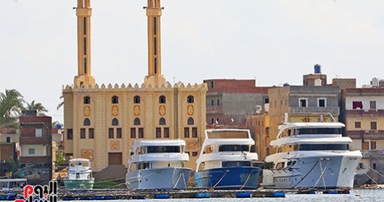 هنا "رشيد" روزيتا مدينة السحر والجمال.. على ضفافها يتعانق النيل والبحر المتوسط.. تشتهر بالآثار الإسلامية والمنازل الأثرية.. عثر داخل قلعتها الحصينة على حجر رشيد.. والرئيس السيسي يوجه بإطلاق مشروع قومى لتطويرها