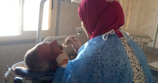 القافلة الطبية المجانية بالقنطرة غرب تستقبل 459 مواطنا في أول أيامها 