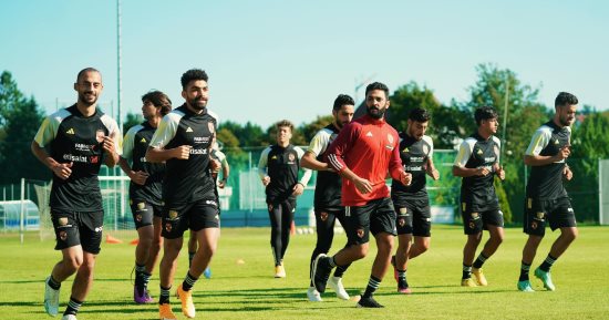 التصويب على المرمى.. أبرز ملامح مران الأهلى الصباحي بالنمسا "صور"