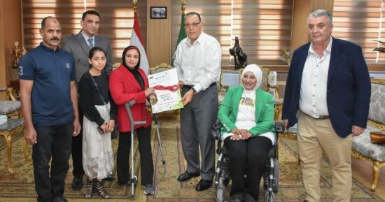 محافظ الشرقية يُكرم ريحاب رضوان بطلة العالم لرفع الأثقال البارالمبى