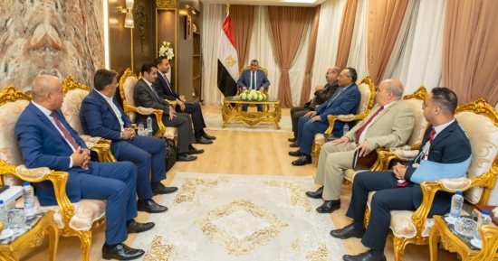 وزير الإنتاج الحربى يتابع مع شركة "الخليج للمصاعد الكهربائية" مستجدات التعاون 