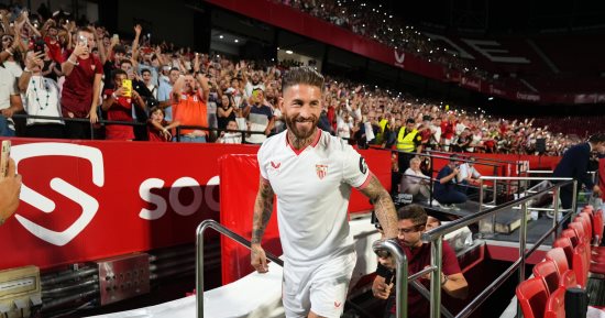 راموس يكشف سبب رفضه التوقيع على قميص ريال مدريد.. فيديو