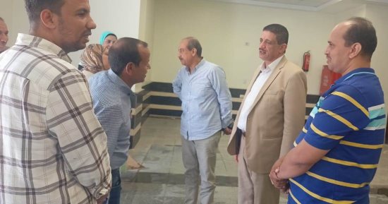 سكرتير مساعد أسيوط يتابع تنفيذ مجمعات خدمات المواطنين بمركز أبنوب.. صور