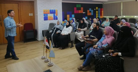 ورشة عمل لرفع كفاءة موظفى الشباك الأمامى بالمراكز التكنولوجية بكفر الشيخ
