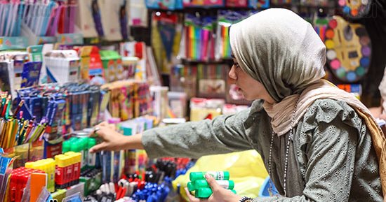 اعتباراً من أول سبتمبر لمدة شهر.. مبادرة كلنا واحد توفر مستلزمات المدارس بأسعار مخفضة 40%.. 2286 منفذا يوفرون أدوات الطلاب والزى المدرسى.. جودة مرتفعة وأسعار منخفضة وسيارات متحركة تجوب المناطق النائية