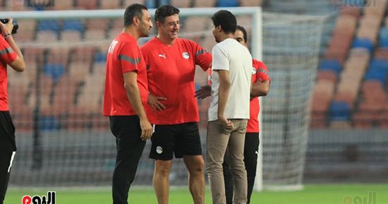 دورى نايل..فيتوريا يحضر مباراة الزمالك وبيراميدز في الدفاع الجوي