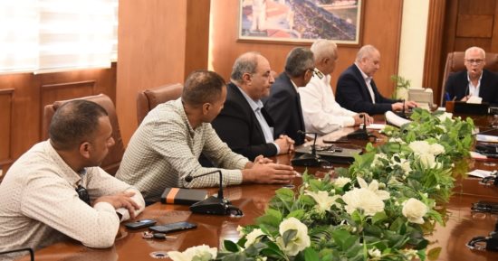 إزالة تعديات المزارع السمكية تمهيدا لتشغيل محطة الصرف بمنطقة سهل الحسنية