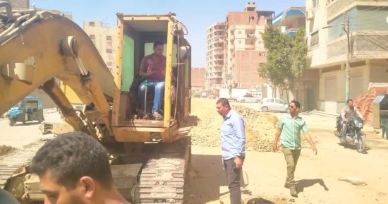 محافظ المنيا يوجه بسرعة إنهاء أعمال إنشاء وتطوير محطتى صرف دمشاو هاشم والصفصافة